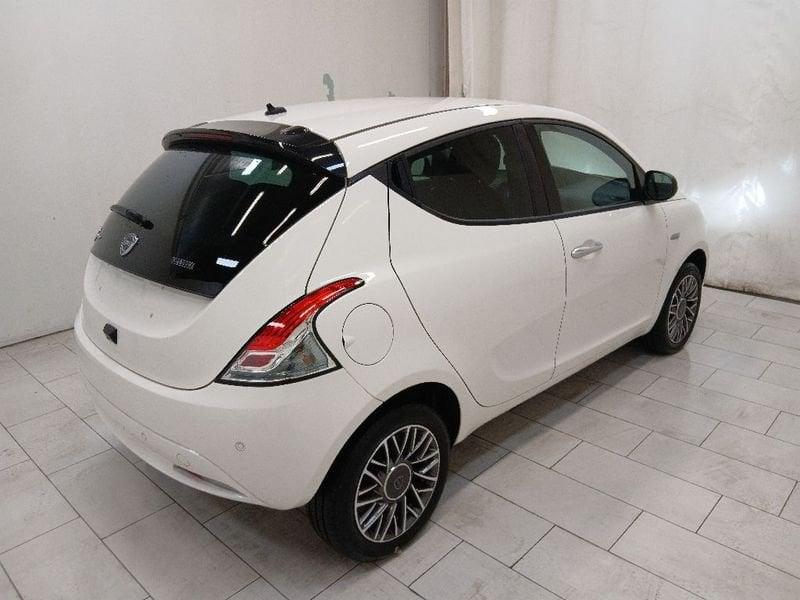 Lancia Ypsilon 1.0 firefly hybrid Gold Plus s&s 70cv 5p.ti