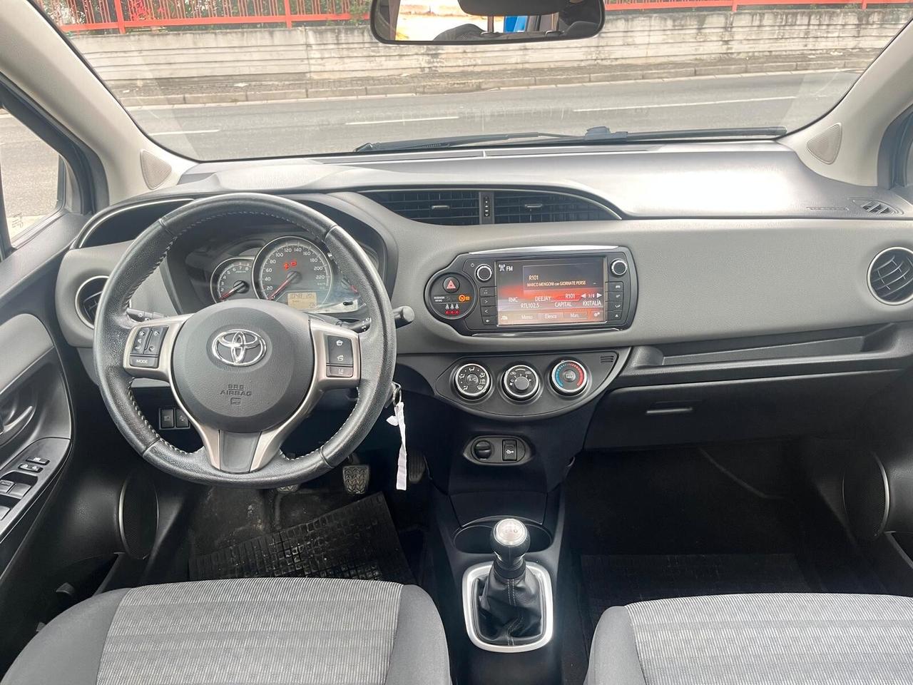 Toyota Yaris 1.0 5 porte "Lounge - navi"COME NUOVA"