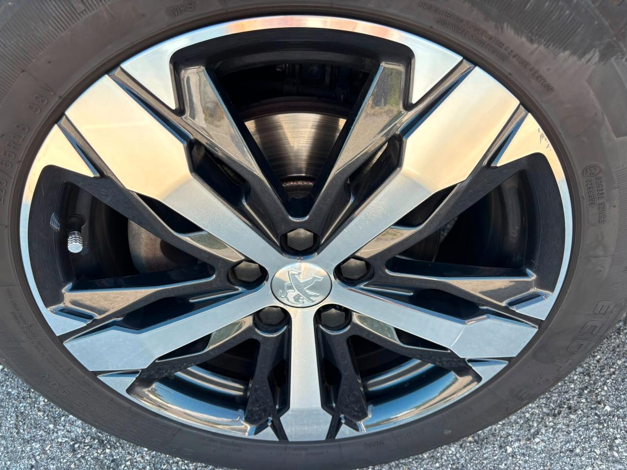 Peugeot 3008 GT LINE PureTech 130 EAT8 SPOTICAR