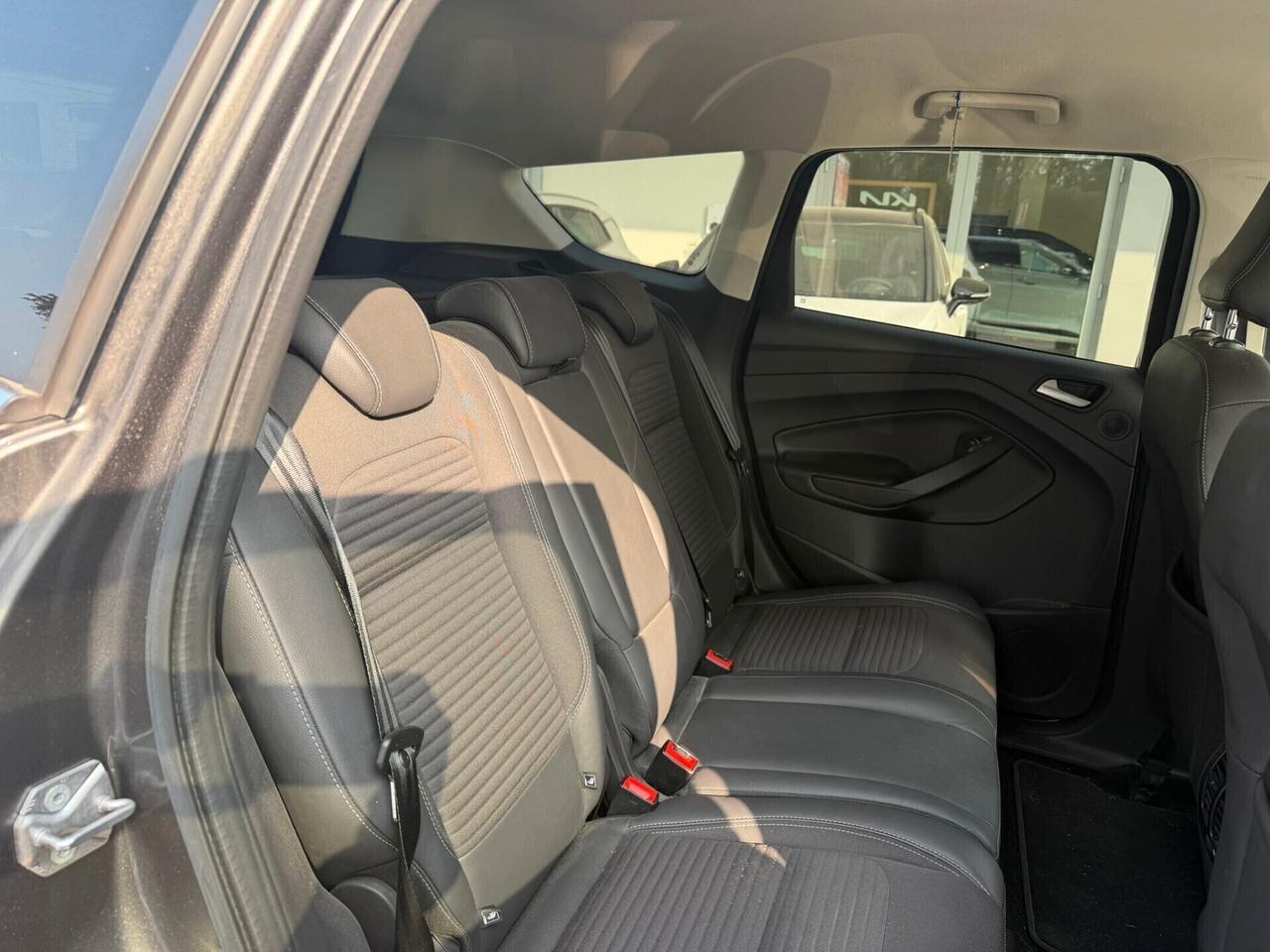 Ford Kuga 1.5 TDCI 120 CV S&S 2WD Powershift Titanium