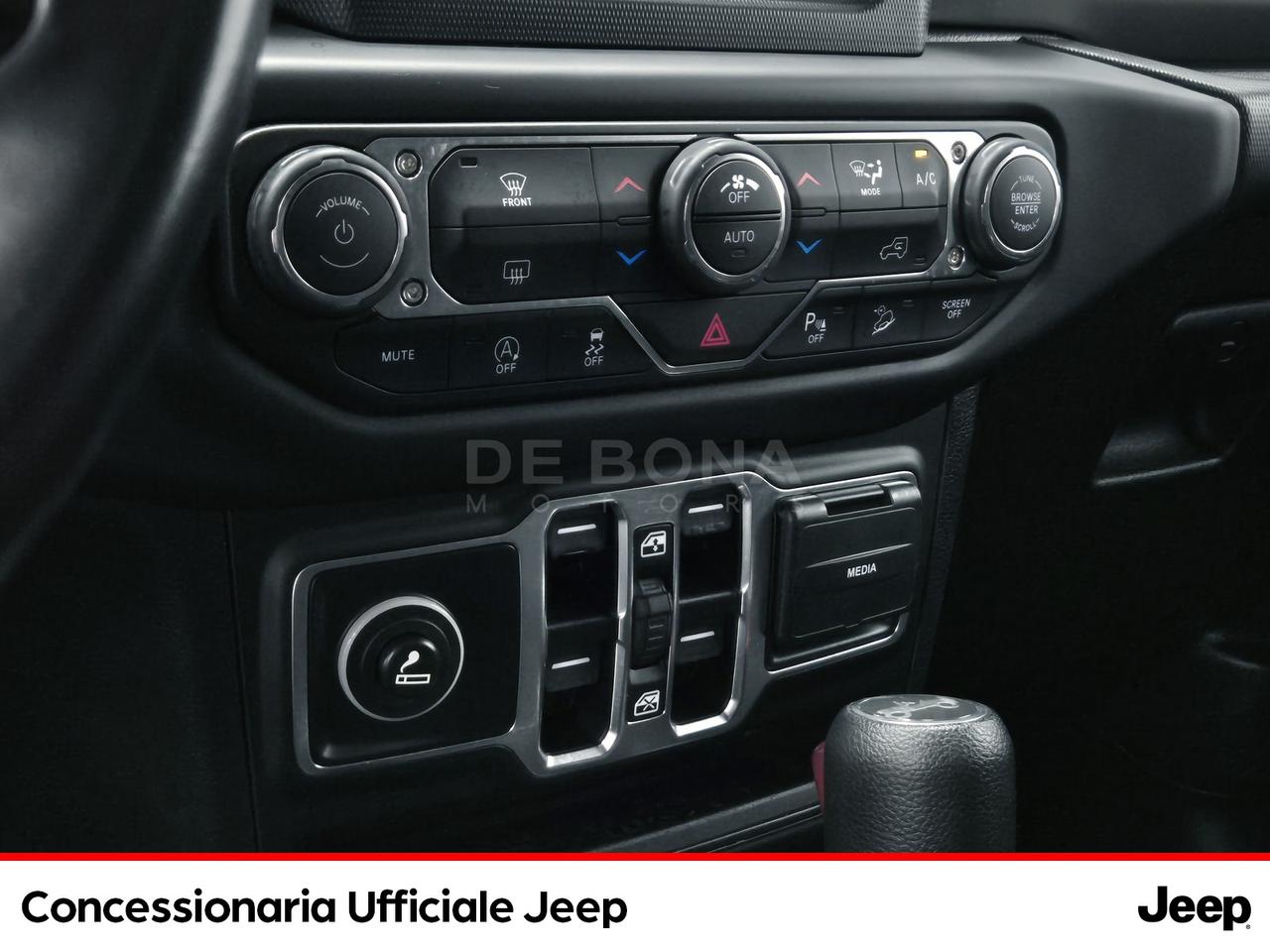 Jeep Wrangler unlimited 2.0 turbo sport auto