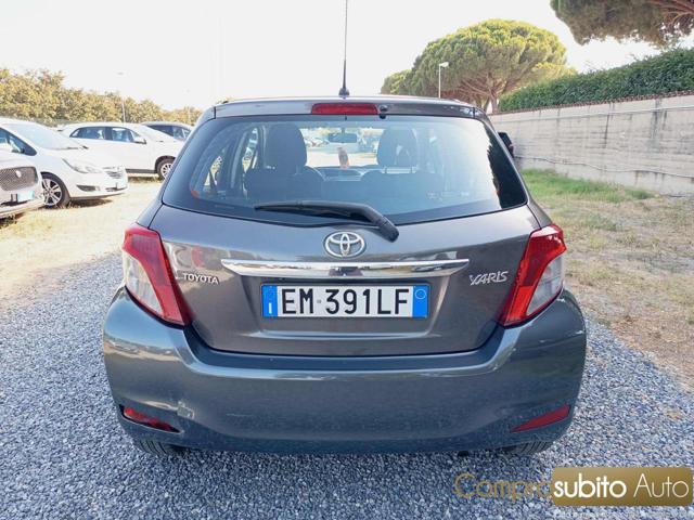 TOYOTA Yaris 1.0 5 porte