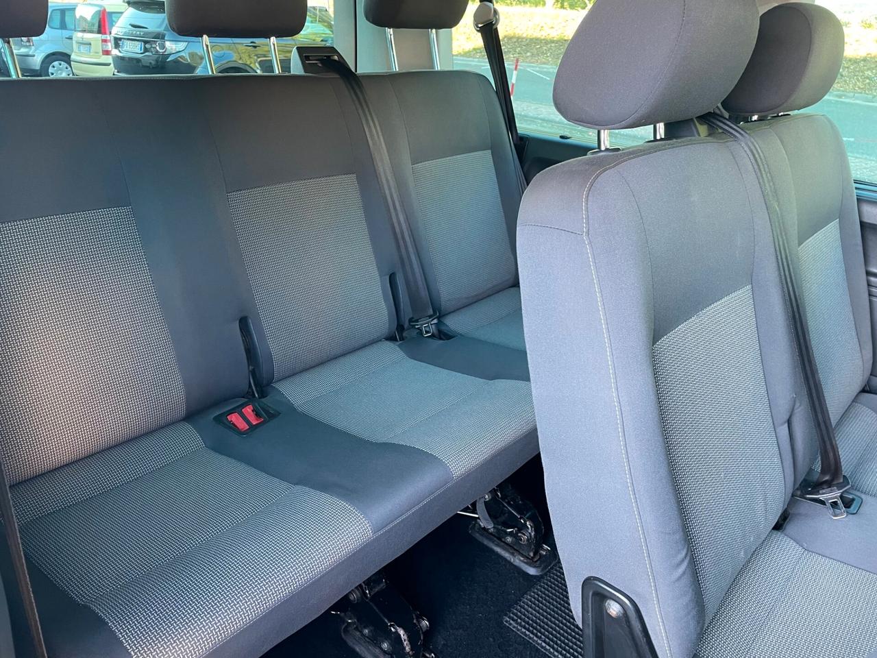 Volkswagen Transporter Caravelle 2.0 TDI 140CV PL Trendline 9 POSTI