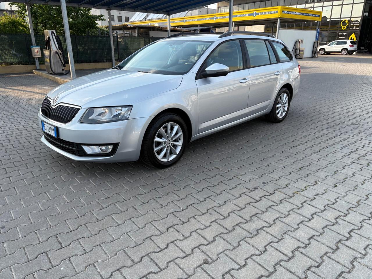 Skoda Octavia 1.6 TDI CR 105 CV DSG Wagon Elegance