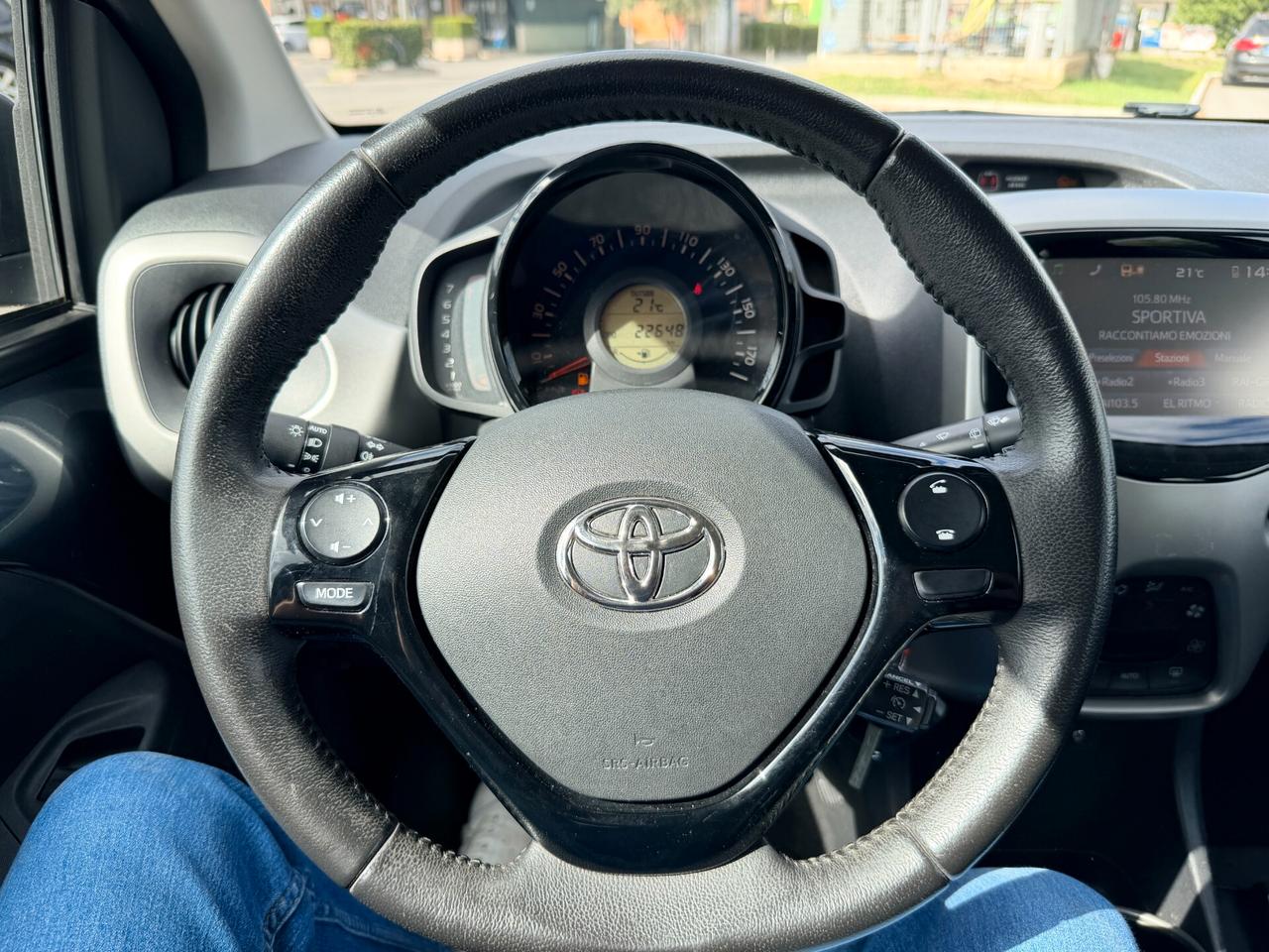 Toyota Aygo 1.0 VVT-i 69 CV 5 porte x-play 20 MILA KM!!!