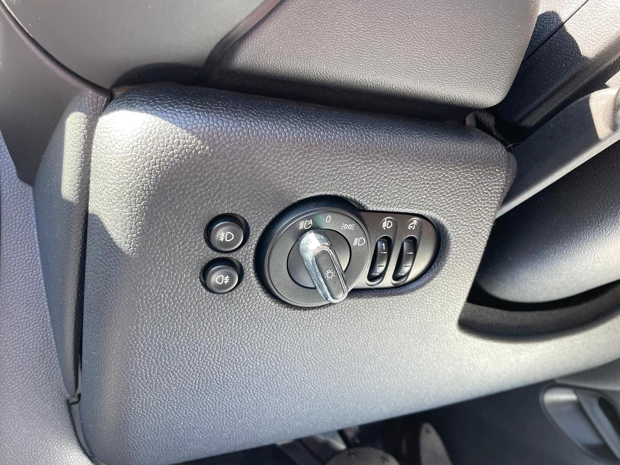 Mini Cooper Hype Cabrio 1.5 Benz 136 cv Automatica