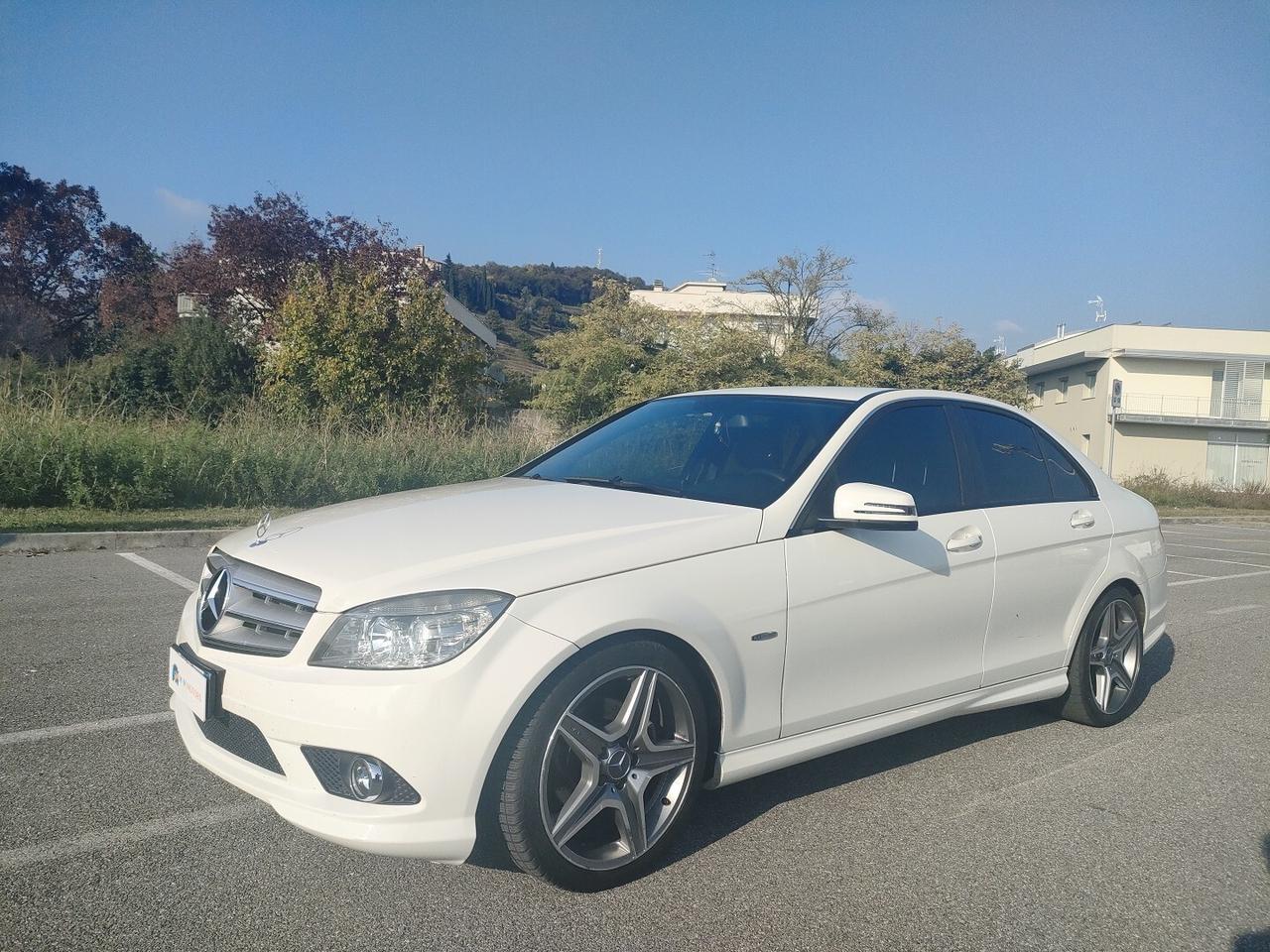 MERCEDES-BENZ C 180 CGI AMG Pack