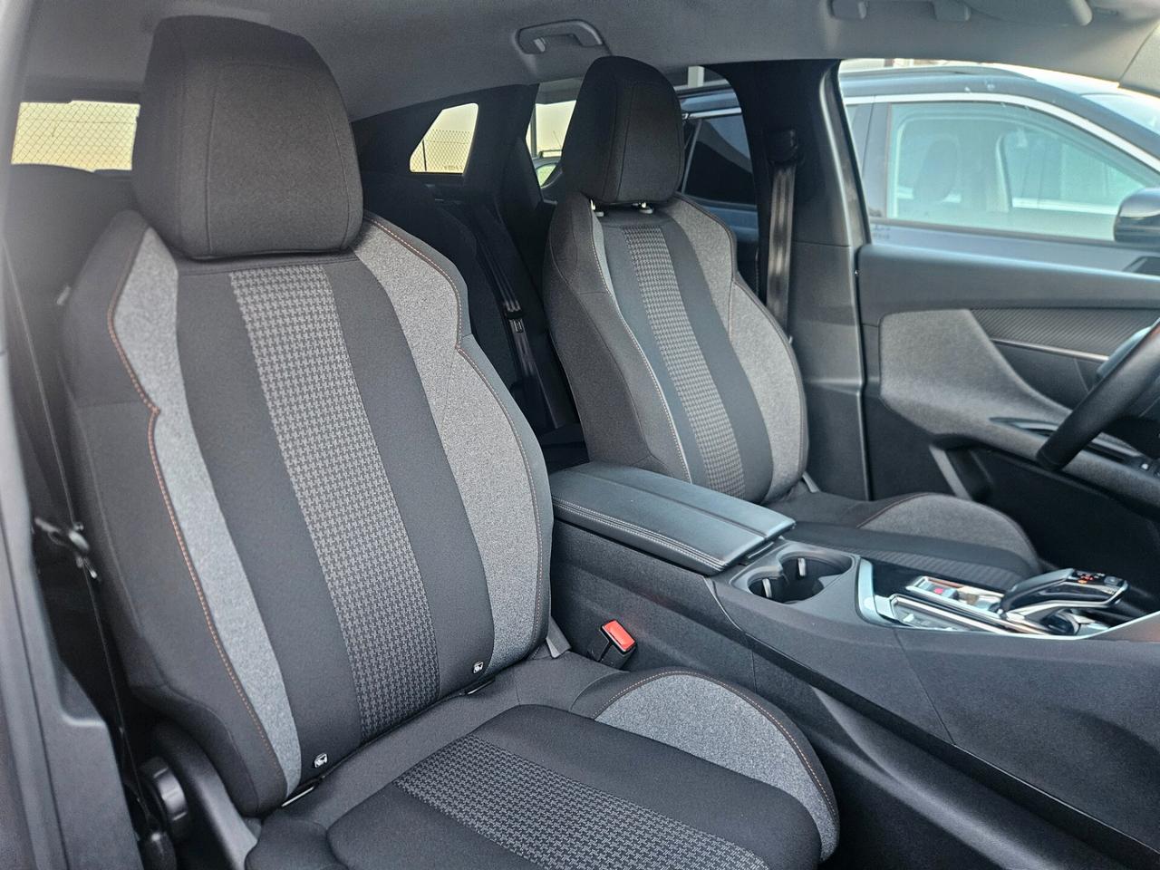Peugeot 3008 BlueHDi 130 S&S EAT8 Business Edition
