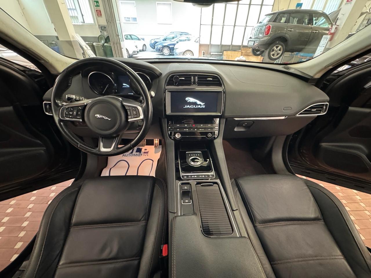 Jaguar F-Pace 2.0 D 180 CV aut. Portfolio - UNICO PROPRIETARIO