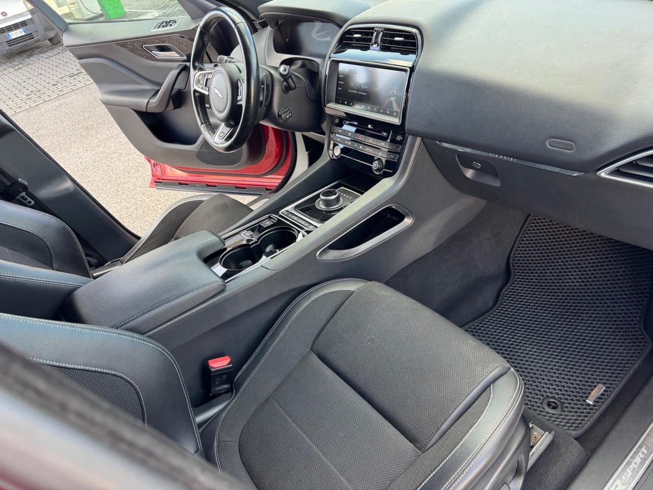 Jaguar F-Pace 3.0 D V6 300 CV AWD aut. Prestige