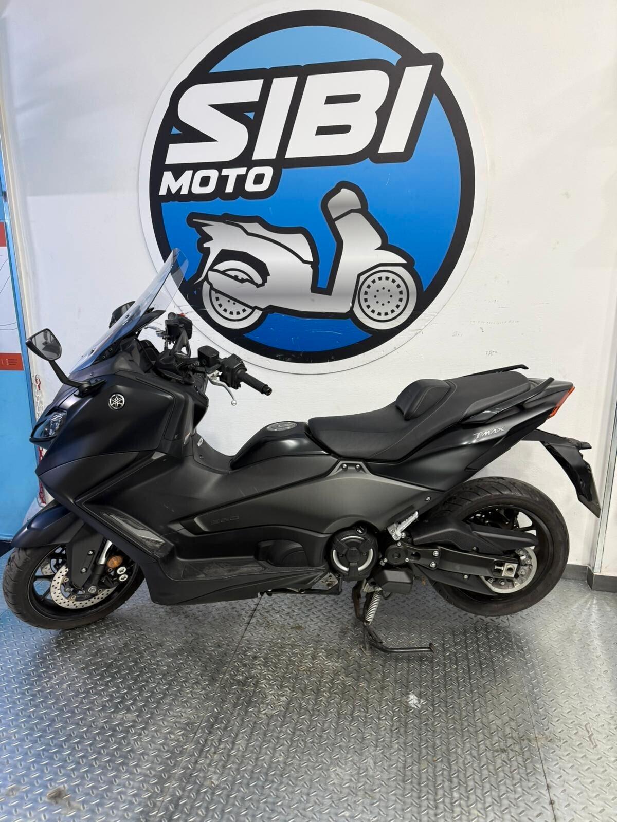 Yamaha T Max 560