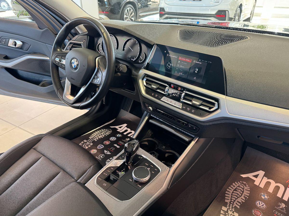 BMW Serie 3 318d Touring Tetto/Pelle/Led
