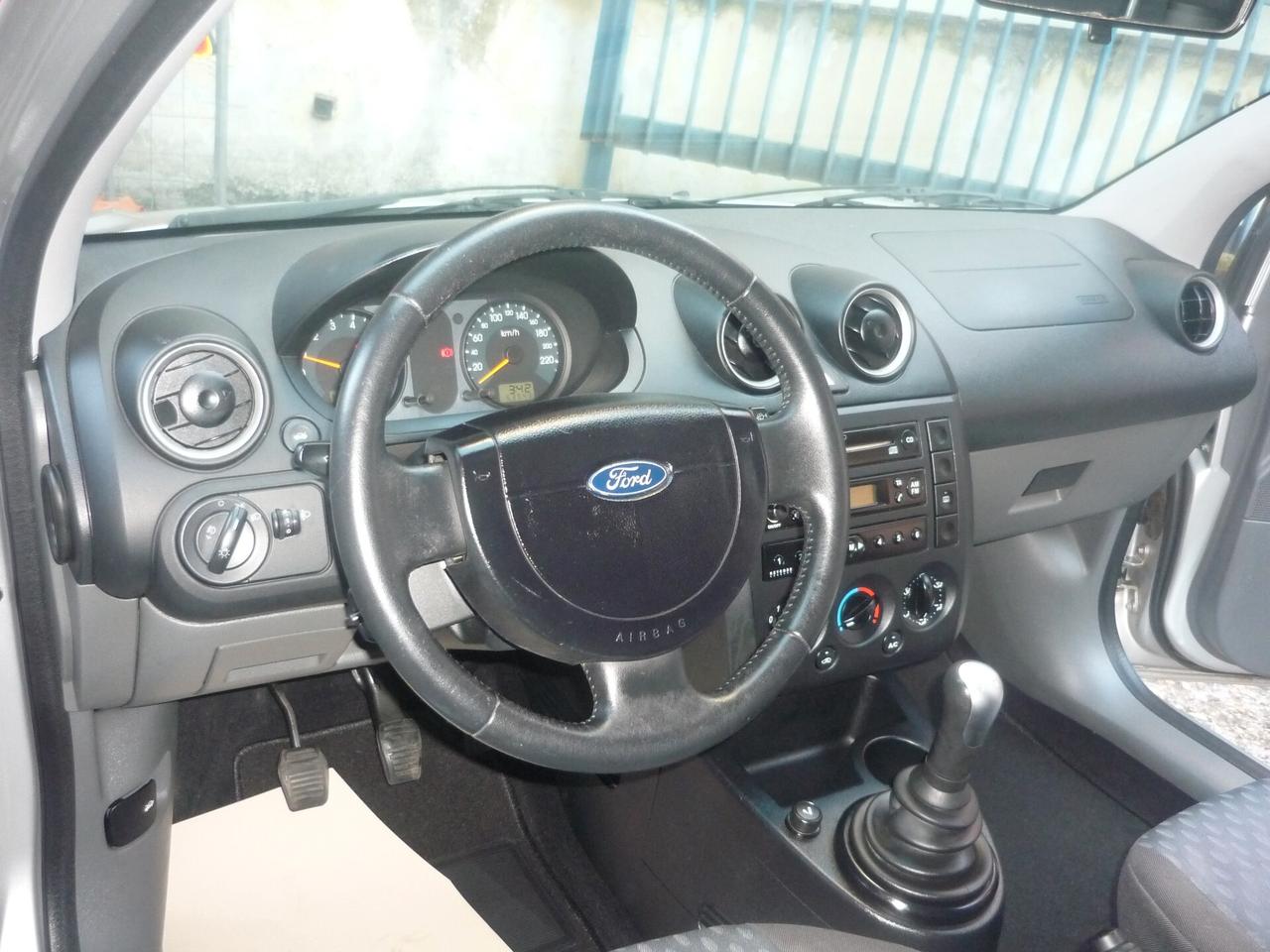 Ford Fiesta 1.2 16V 3p. Ghia