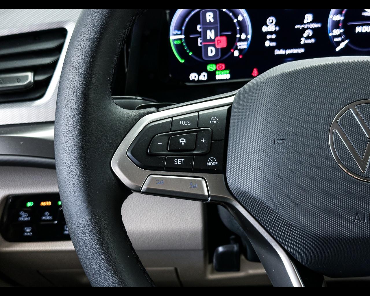 VOLKSWAGEN Multivan 7ª '21-> - Multivan 1.5 PHEV DSG 4Motion Space