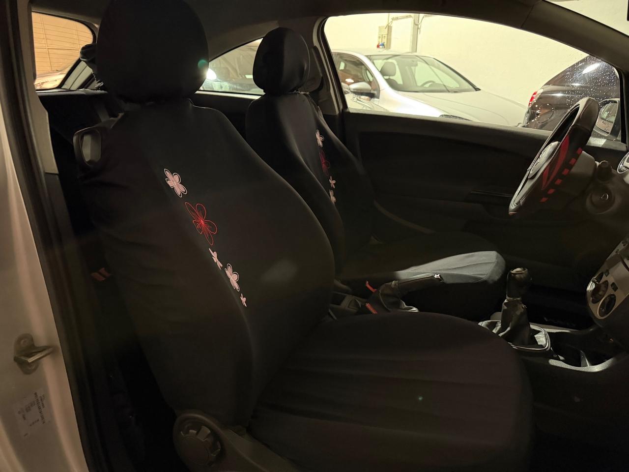 Opel Corsa 1.2 3 porte Club NEOPATENTATI