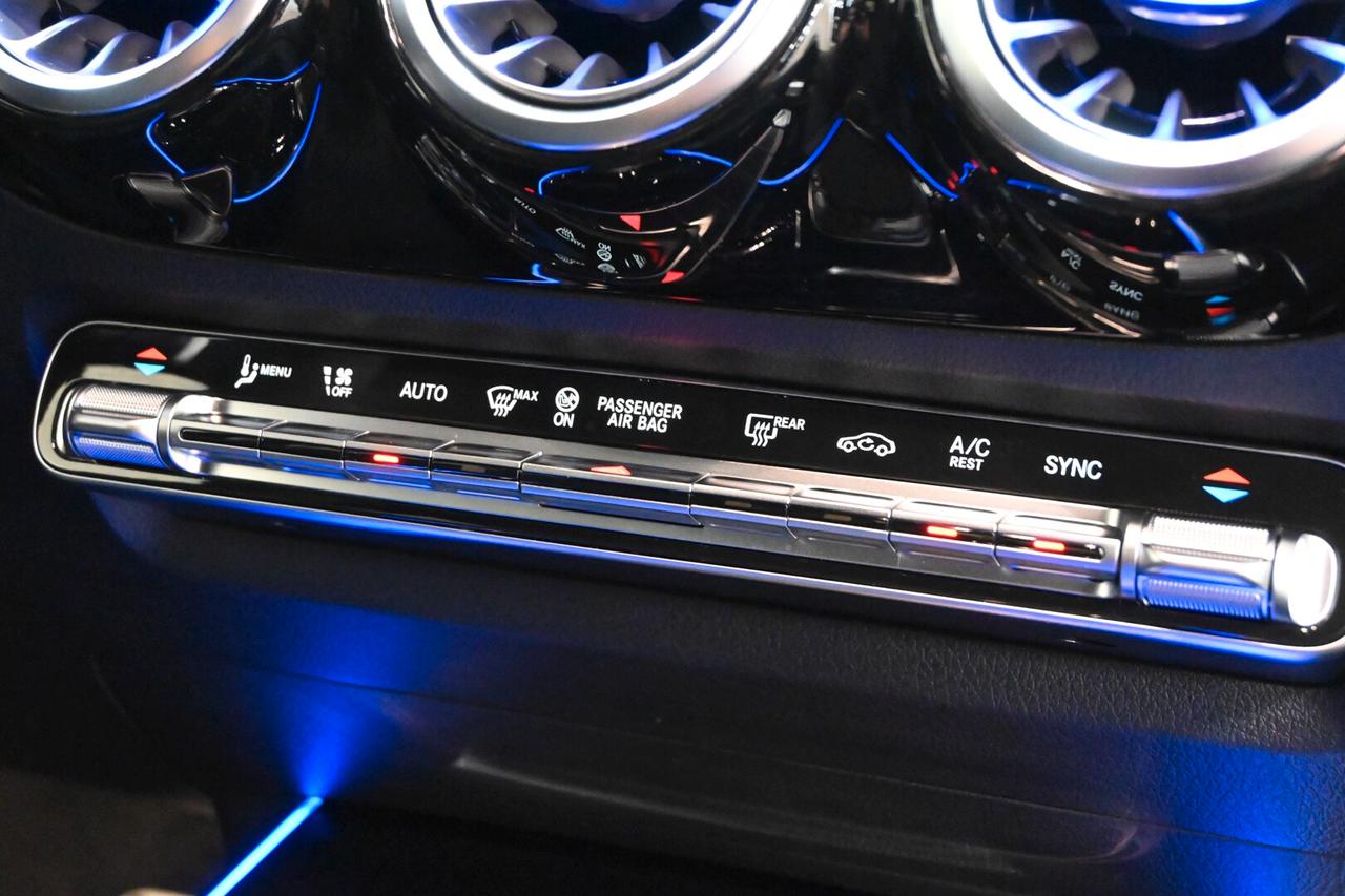 MERCEDES GLA (H247) GLA 200 d Automati...