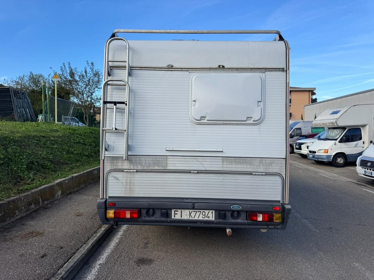 Ford Transit laika 2.5 disel