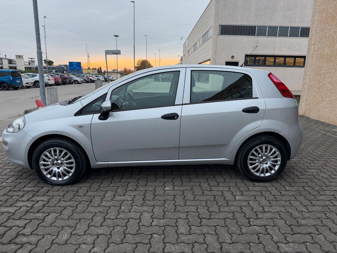 Fiat Punto 1.4 8V 5 porte Easypower Lounge, OK NEOPATENTATI, EURO 6B