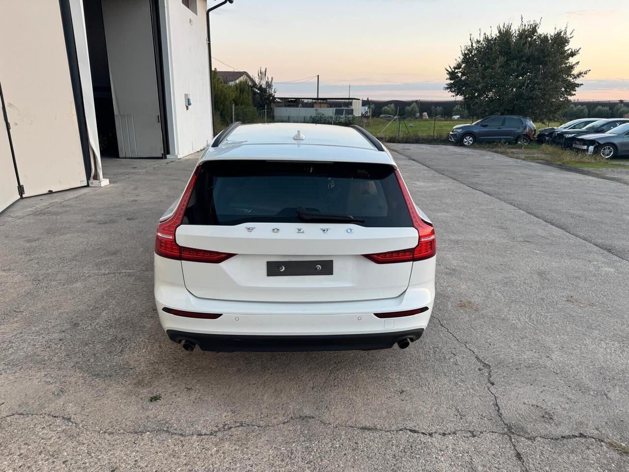 Volvo V60 2.0 b4 Momentum auto MOTORE KO
