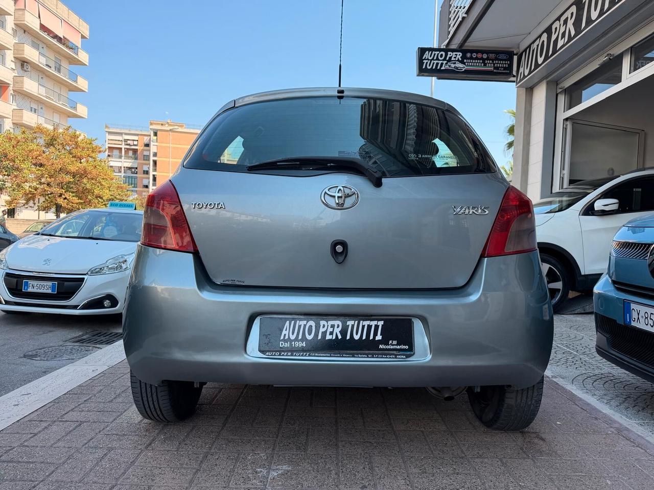 Toyota Yaris 1.0 5 porte Sol