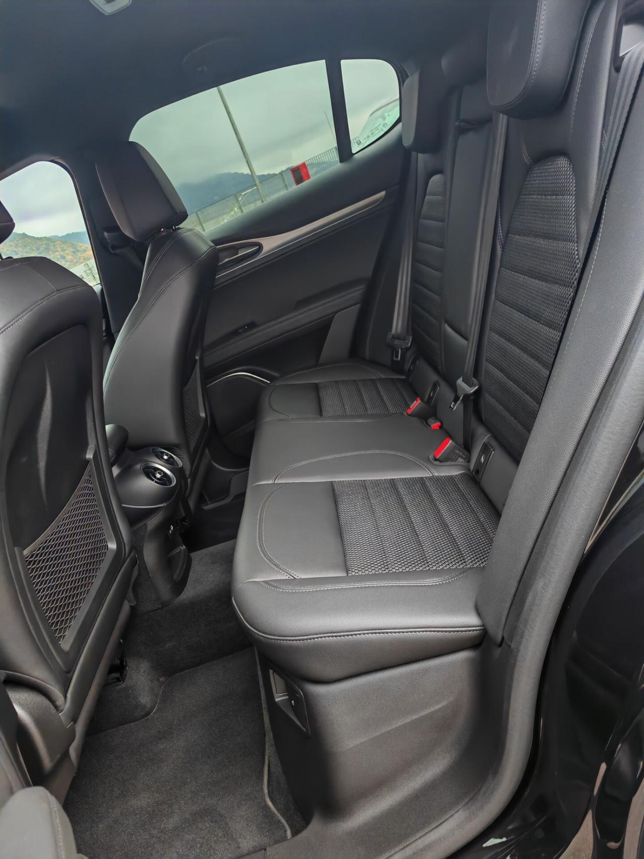 Alfa Romeo Stelvio 2.2 Turbodiesel 160 CV AT8 RWD Sprint