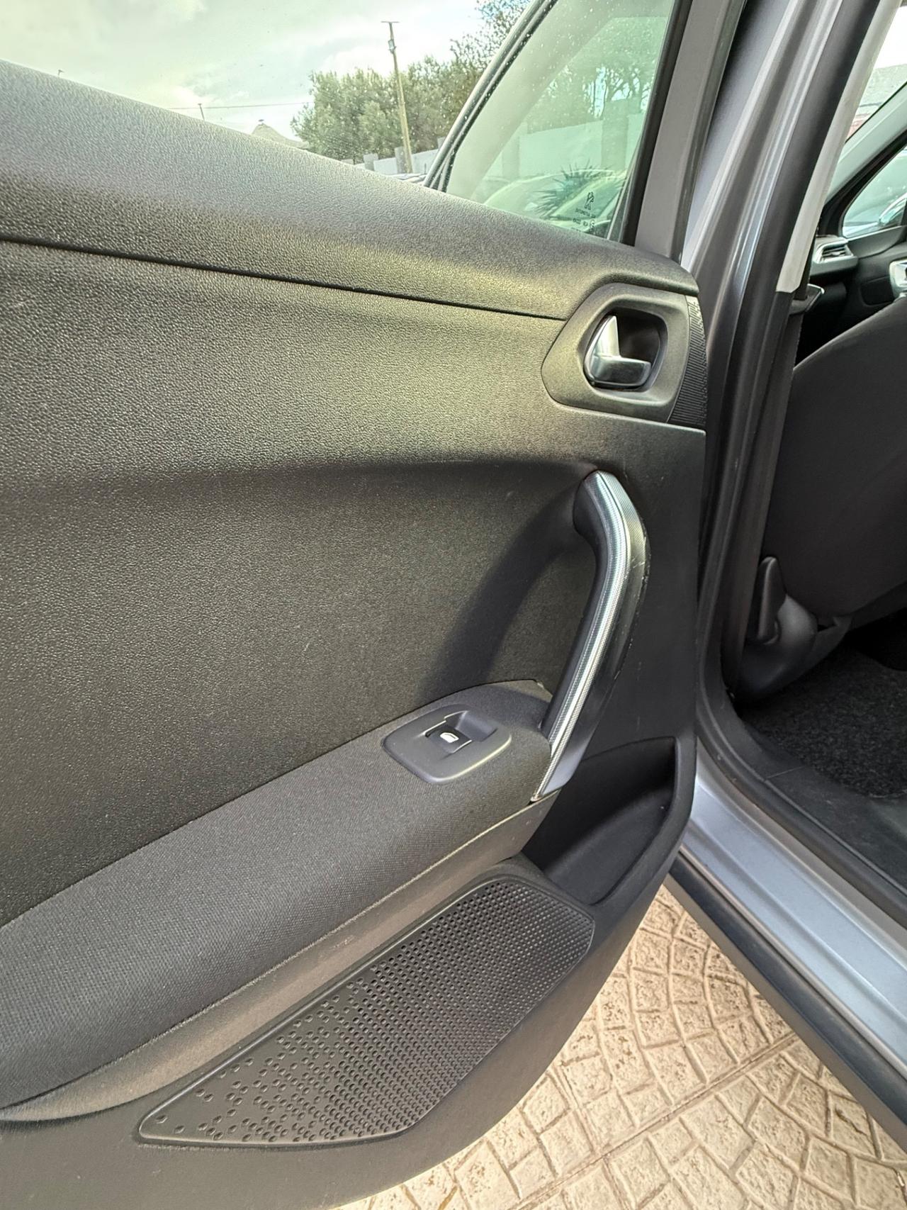Peugeot 2008 1.6 e-HDi 92 CV Stop&Start