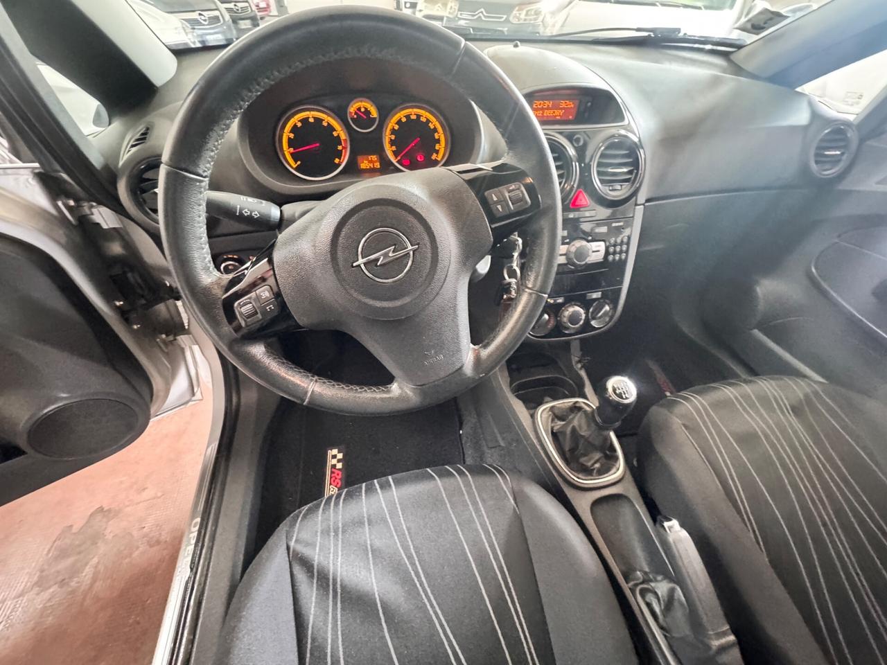 Opel Corsa 1.2 80CV 5 porte GPL-TECH Edition