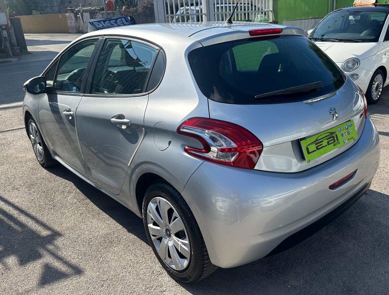 Peugeot 208 1.4 HDi 68 CV 5 porte Allure