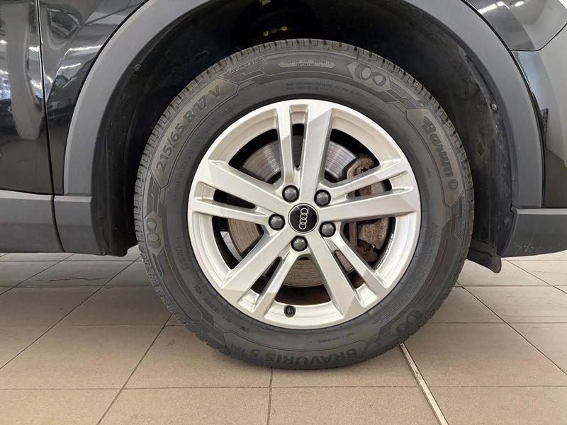 Audi Q3 45TFSI e Stronic Business