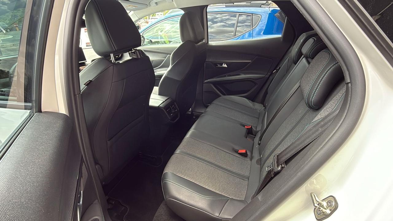 Peugeot 3008 BlueHDi 130 S&S EAT8 Allure Pack