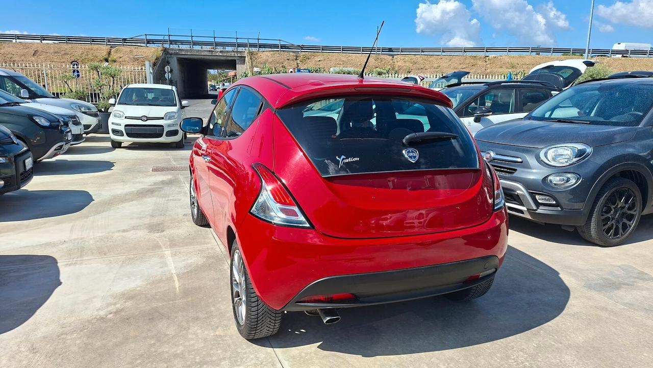 Lancia Ypsilon 1.2 69 CV 5 porte S&S 2012