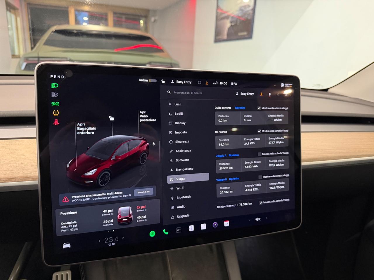 Tesla Model Y AWD Performance Iva esposto