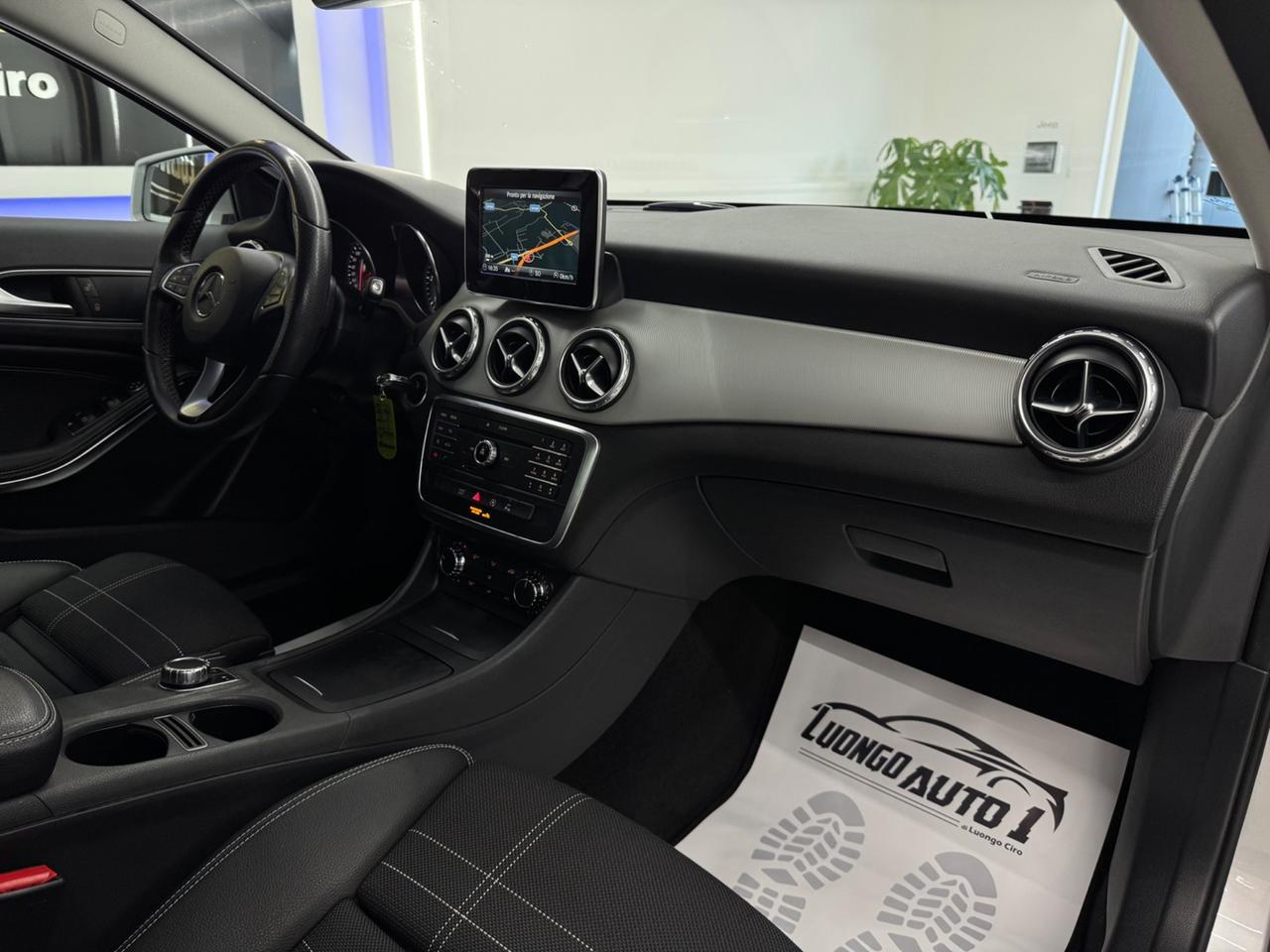 Mercedes-benz GLA 180d Automatic Premium