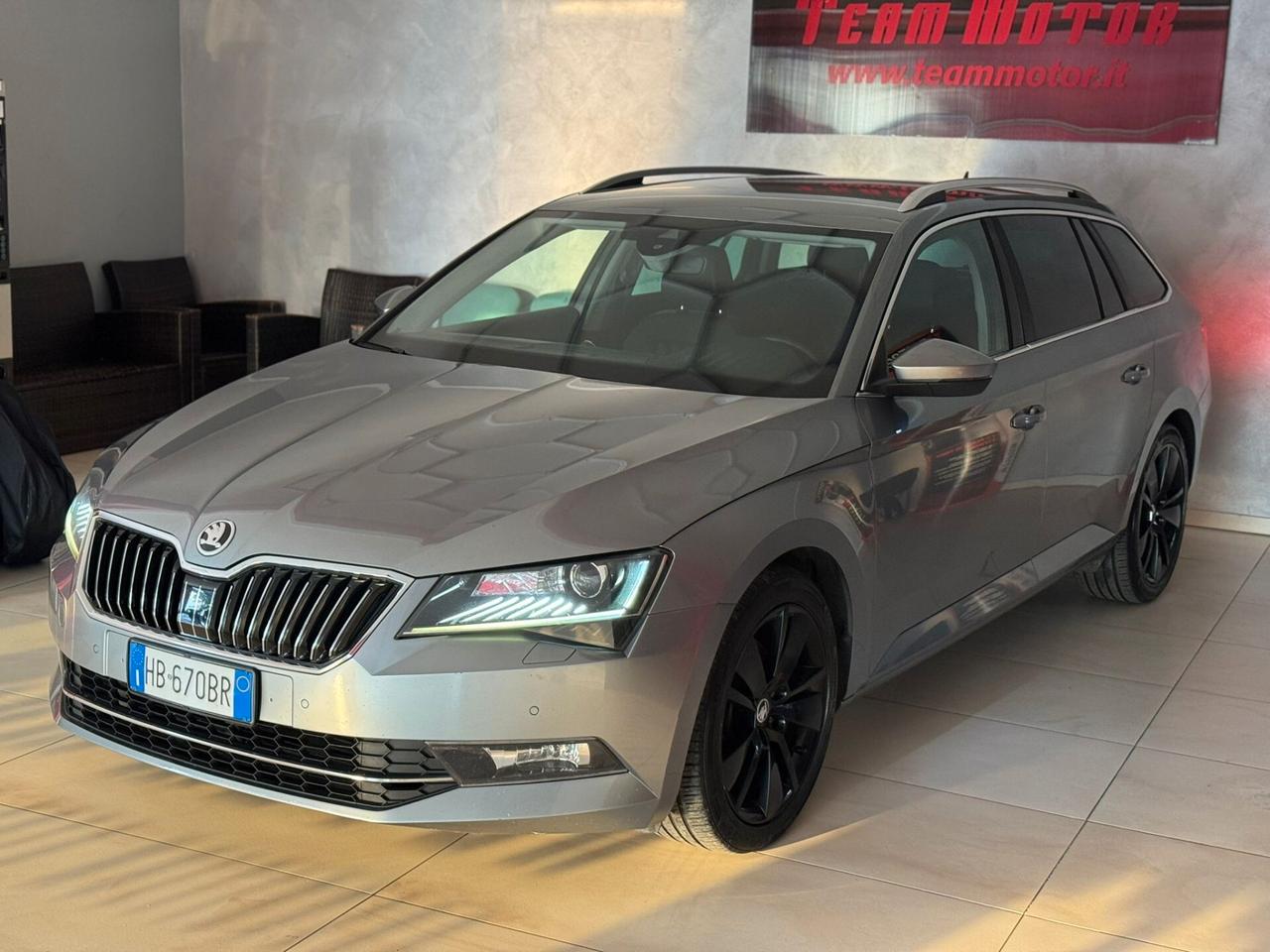Skoda Superb 2.0 TDI DSG Wagon Style
