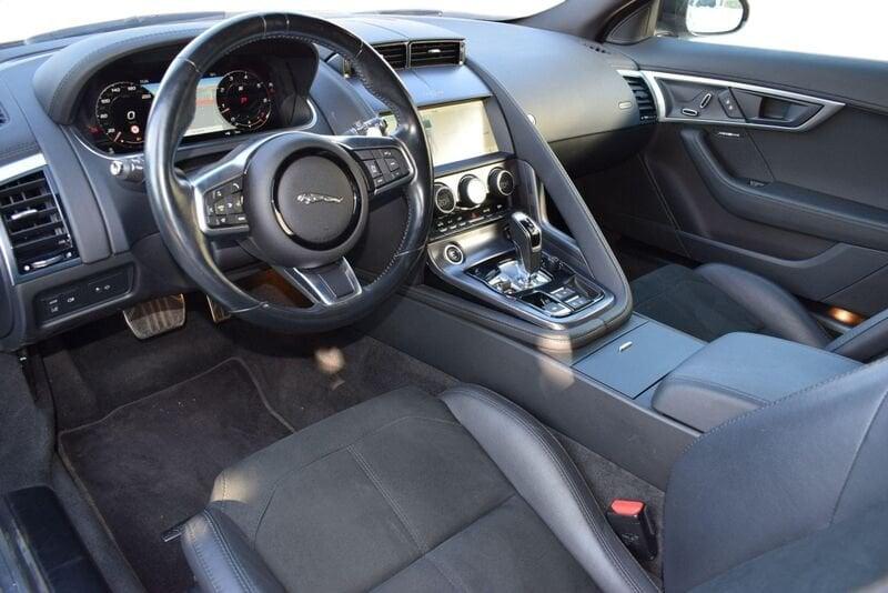Jaguar F-Type 2.0 aut. Coupé R-Dynamic BLACK