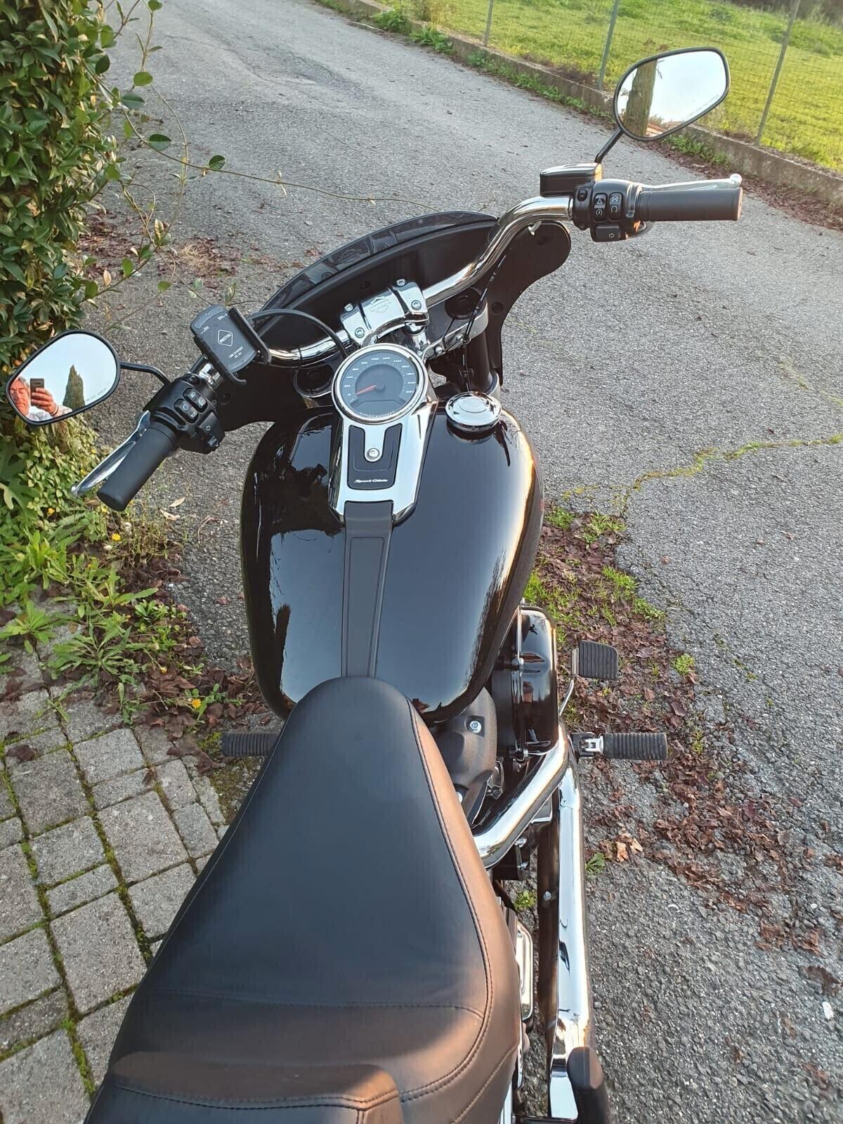 HARLEY DAVIDSON SPORT GLIDE PARI AL NUOVO