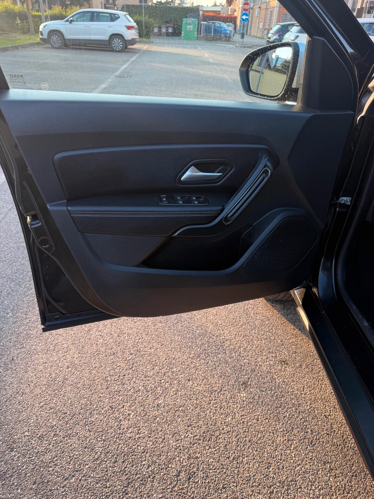 Dacia Duster 1.0 Gpl - NEOP. - NAV. - 12 MESI DI GARANZIA -