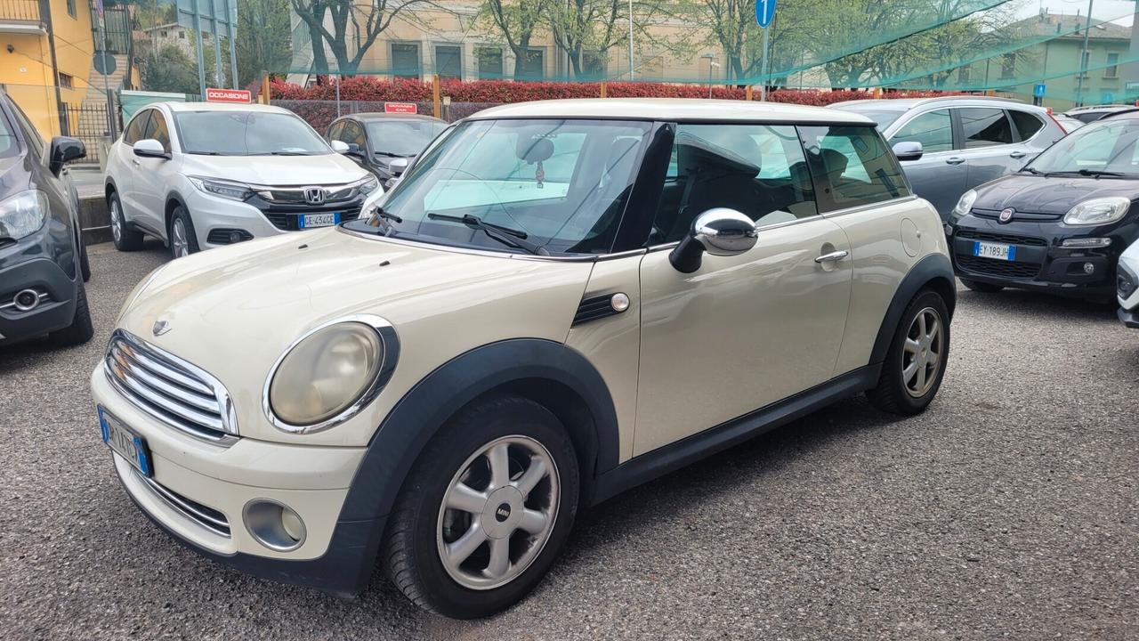 Mini One 1.4 Benzina .. motore consuma olio..