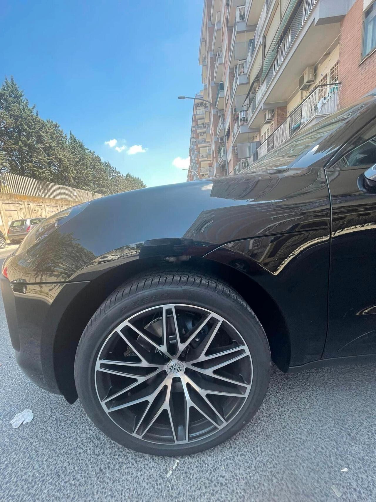 Porsche Macan T 265 cv modello 2024 sportpacket tetto pelle totale