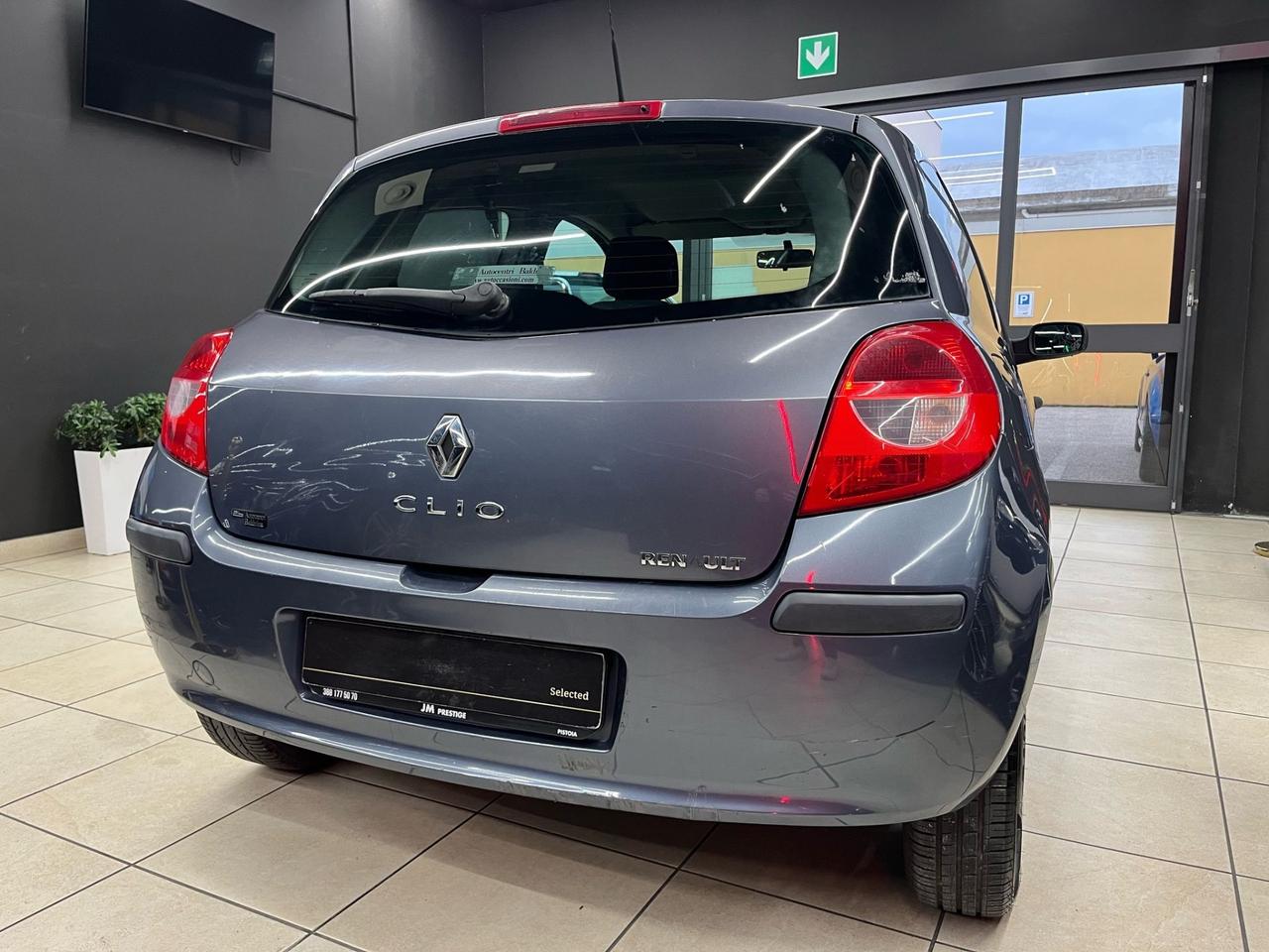 Renault Clio 1.2 16V 3 porte Confort OK NEOPATENTATI