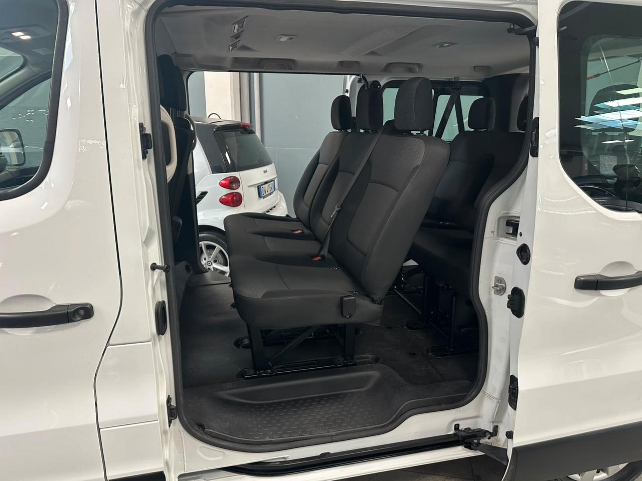 Nissan Primastar 2.0 dCi 110CV PC-TN Bus