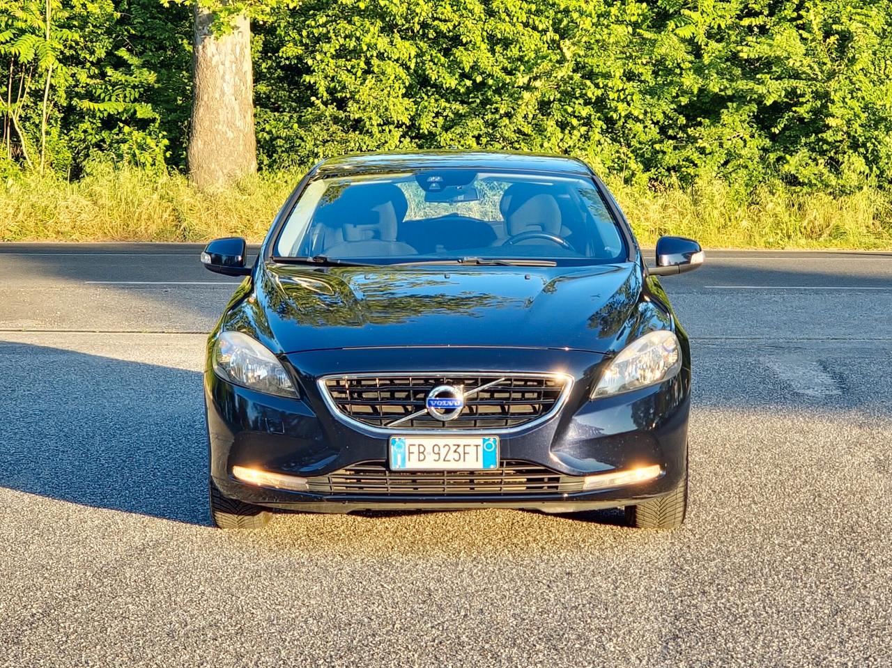 Volvo V40 D2 Geartronic R-design Momentum N1 2015-E6 NEO