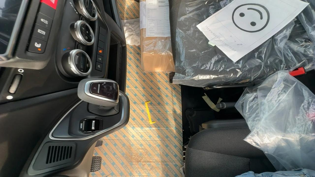 Iveco Daily 35S18 D.Cab 6Posti 3.0d 176cv