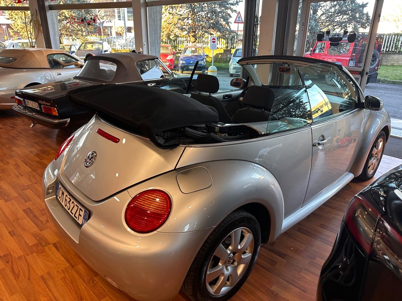 Volkswagen New Beetle 1.6 Cabrio