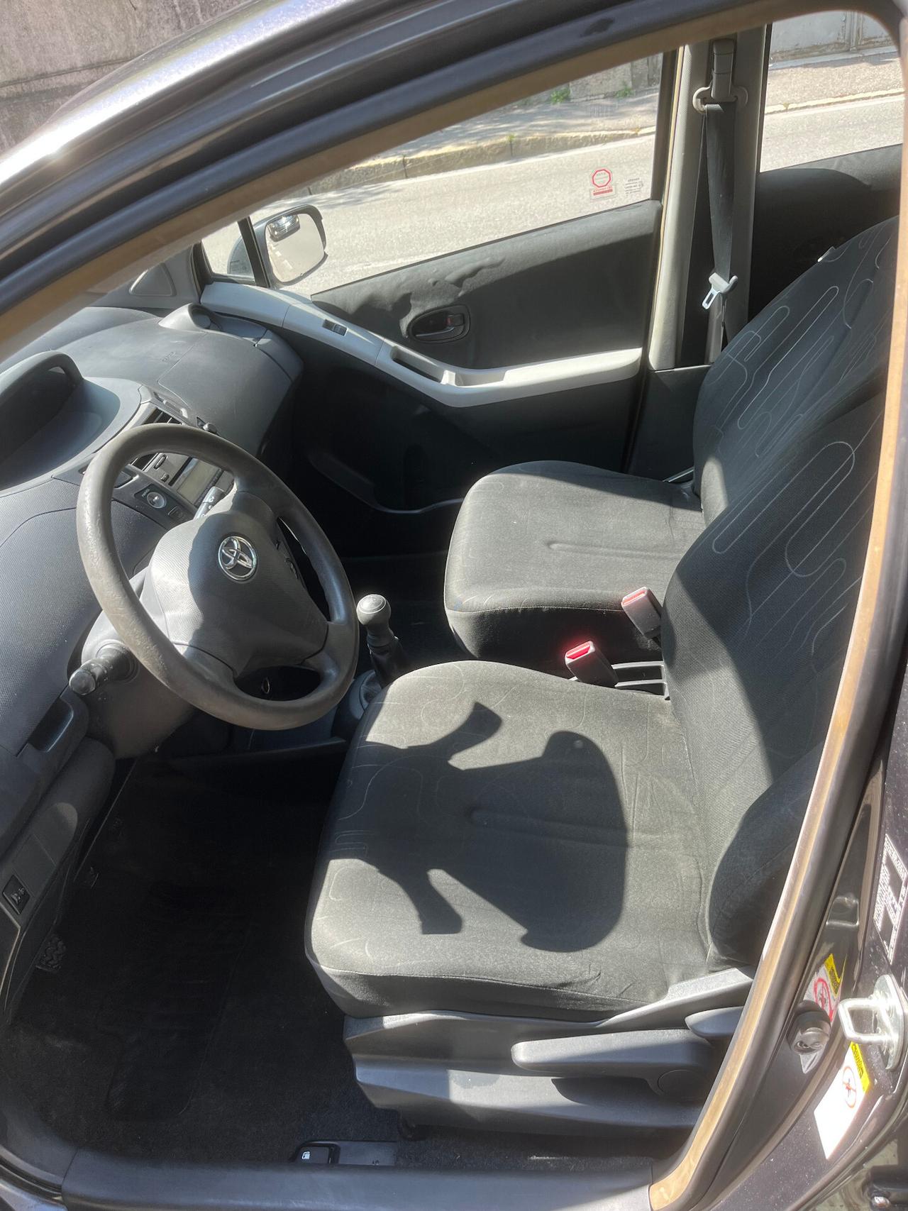 Toyota Yaris 1.0 Benzina 5 porte - 2010
