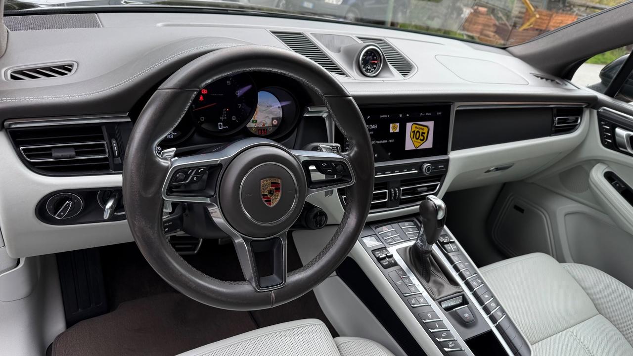 Porsche Macan 2.0 245cv. IPER FULL