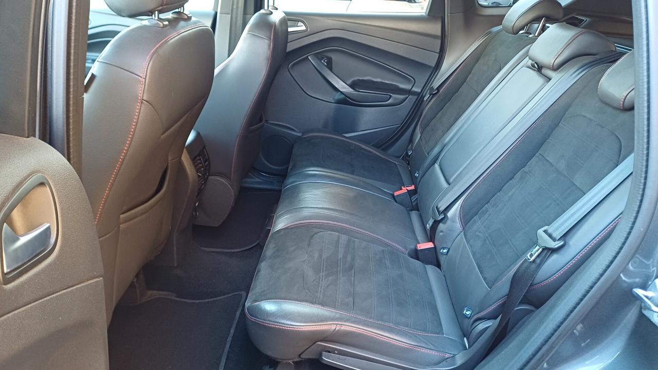 Ford Kuga 1.5 TDCI 120 CV S&S 2WD ST-Line