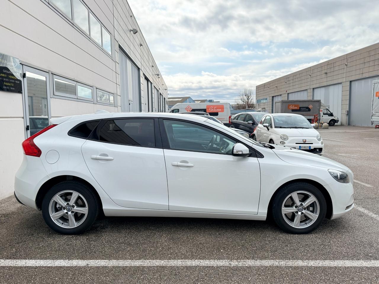 Volvo V40 D2 Geartronic Kinetic