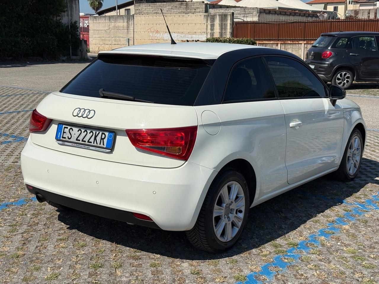 AUDI A1 2013 1.6 TDI 90cv Admired