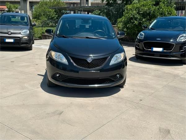 Lancia Ypsilon 1.0 FireFly 5 porte S&S Hybrid Ecochic Gold